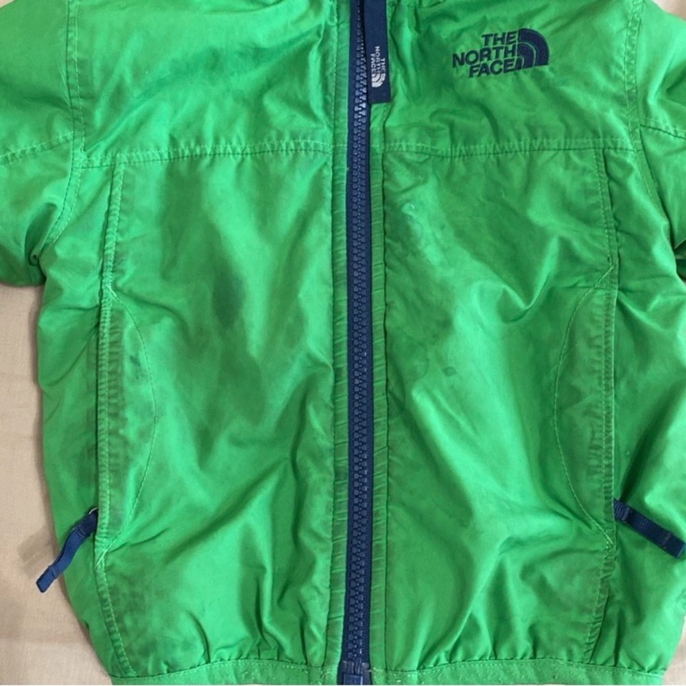 Patagonia and North Face Cozy Bundle, Reversible Jacket and Quilted Joggers - Picture 11 of 15